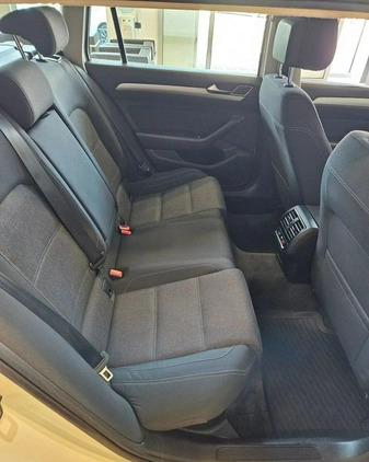 Volkswagen Passat cena 55900 przebieg: 157350, rok produkcji 2016 z Brok małe 631